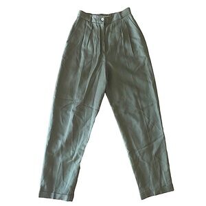 Liz Claiborne Petite Fully Lined Pleated Tapered Rayon Pants Size 4P